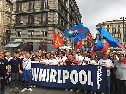 Whirlpool, stop di 8 ore: vertenza in Cdm. Domani corteo fino al Consolato Usa