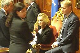 Rosatellum, 5 fiducie. Proteste in Senato