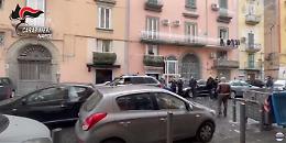 Ruba un’auto e poi cerca di investire il proprietario: arrestato