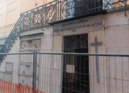 Cimitero chiuso da tre anni: scoppia la rabbia
