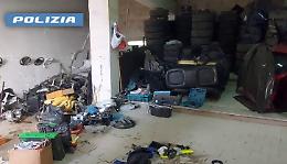 Riciclaggio di parti di auto rubate, sgominata organizzazione