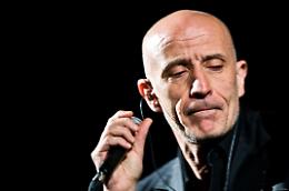 Procida, Peppe Servillo legge Elsa Morante
