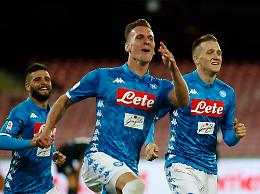 Il Napoli travolge il Parma. E sabato la sfida alla Juventus