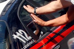 Picchia ex e tenta di entrare in casa, arrestato