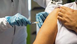 Vaccini Covid, in Campania al via la procedura per arruolare medici specializzandi