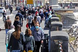 Covid oggi Italia, Rt e incidenza salgono ancora