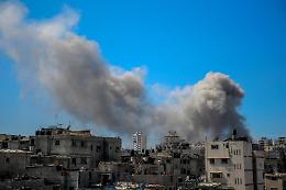 Gaza, violenti scontri nell'ospedale al-Shifa. Oggi all’Onu voto per cessate il fuoco