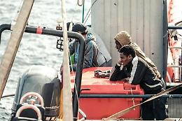 «Sea Watch non sbarca neanche a Natale»