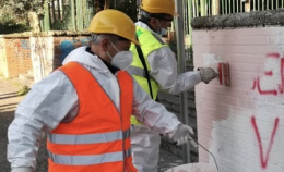 Camorra, rimosso a Napoli “altarino" dedicato a pregiudicato