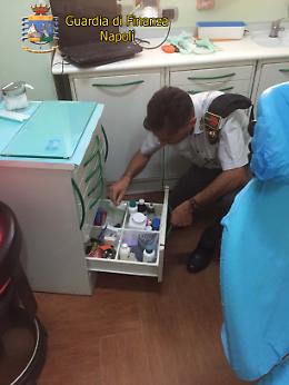 Grumo Nevano, finanzieri denunciano un falso dentista