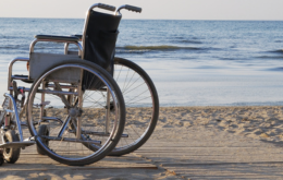 Forio, la segnalazione dei disabili: scivolo non a norma