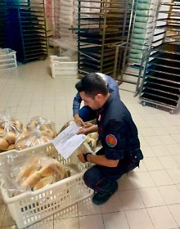Brusciano, pane cotto a forno con legna verniciata e chiodi