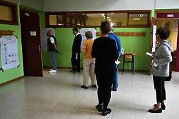 Elezioni, in Campania affluenza in netto calo alle 12