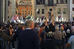 Il Rosatellum avanza e Grillo protesta in piazza