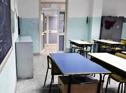 Bimbo si ferisce in classe, scuola chiede i danni alla maestra