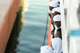 Migranti, Ue verso nuove regole per ong
