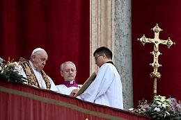 Papa Francesco, appello per Gaza e ostaggi: «Stragi di innocenti, no alle armi»