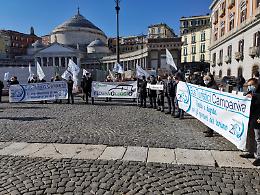 Imprese auto e bus in piazza a Napoli: ignorati dal governo
