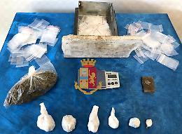 Controlli a Pianura, droga nascosta in un muro