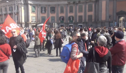 Manifestazione No Dad in piazza Dante a Napoli