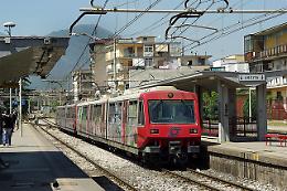 Incidente in stazione Eav a Napoli: muore capostazione, grave addetto alle pulizie