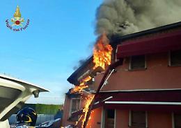 Padova, esplosione e incendio in casa: morta una donna