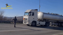 Carburante sotto costo evadendo l'Iva, sequestro da 300 milioni