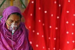 Covid in India, corre il contagio: Paesi in soccorso