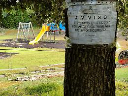 Parco del Poggio nel degrado, soldi stanziati ma lavori al palo