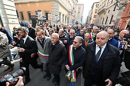 Piantedosi-De Luca, botta e risposta su Fsc e manifestazione sindaci