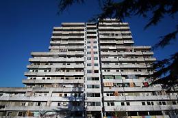 Cade dalla Vela bianca di Scampia, 20enne muore nel giorno del suo compleanno