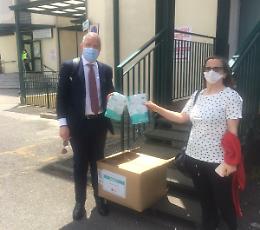 Mugnano, imprenditori cinesi donano al Comune mille mascherine Ffp2