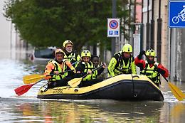 Alluvione Emilia Romagna, Conselice evacuata per «rischi sanitari»