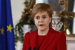 Scozia, la premier Sturgeon: Parlamento di Edimburgo pronto a bloccare la Brexit