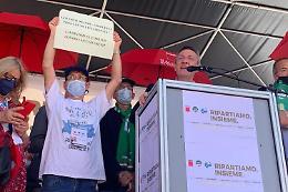 Sindacati in piazza, Landini: «Un errore sbloccare i licenziamenti»