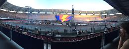 Jovanotti, in trentamila al San Paolo <br> Ecco i video dell'omaggio a Pino Daniele