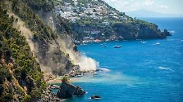 Frana in costiera amalfitana: rocce in mare, ma nessun ferito