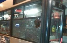 Sassi e bottiglie contro bus Eav ad Afragola
