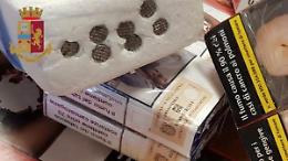 Piazza Garibaldi, tenta di truffare due turisti: denunciato