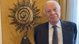 Addio a Sergio Maione, patron del Grand Hotel Vesuvio