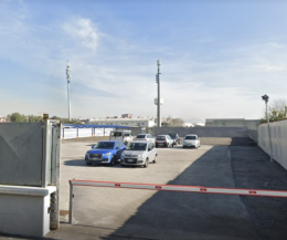 Capodichino, parking nella bufera: abbandona una 80enne in strada