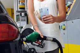 Benzina, a Napoli la self fino a 1,994 euro e oltre i 2 in autostrada