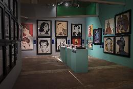 Il mito di Andy Warhol a Napoli fino a febbraio