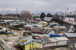 Campo rom di Giugliano, termina la zona rossa
