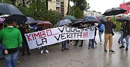 Presidio dei dipendenti Kimbo, striscioni e stop a circolazione