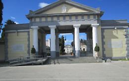 Acerra, cimitero chiuso dal 30 ottobre al 2 novembre
