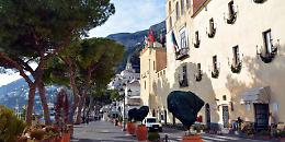 Incendio al Comune di Amalfi, fiamme nell'ufficio Anagrafe