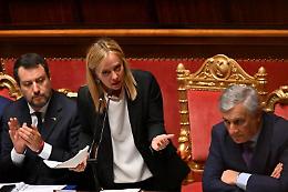 Governo, fiducia al Senato. Meloni: «Metteremo mano a tetto al contante»