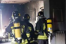 Casola di Napoli. Incendio nella notte. Un ferito grave