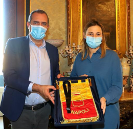 La console argentina a de Magistris: grazie per l'affetto della città